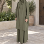 Jilbab avec capuche et jupe longue