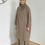 Jilbab avec capuche et jupe longue