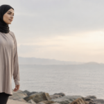 Haut de sport femme voilée : long et ample